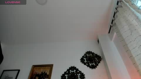 Veronica Gills online show from July 2026 06:33:01 PM