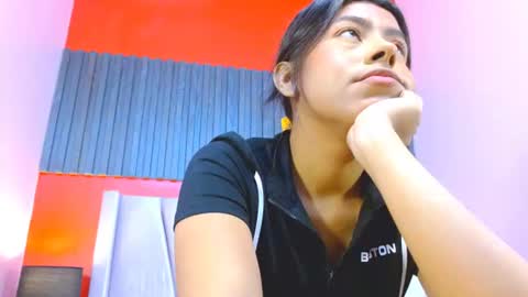 Veronica Robles online show from July 2026 06:10:01 PM