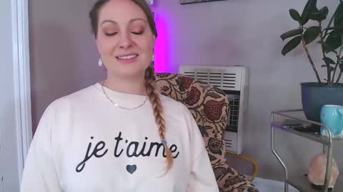 Veronica Weston online show from March 2025 03:38:02 PM