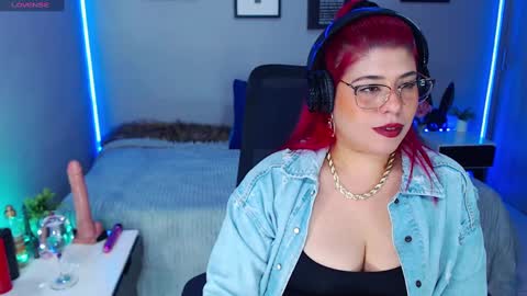 Snapshot of veronika_metalstar chatting on December 2024 04:20:01 PM Miss Veronika online show from December 2024 04:20:01 PM