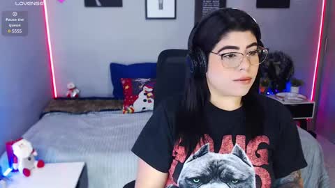 Snapshot of veronika_metalstar chatting on December 2024 10:44:02 AM Miss Veronika online show from December 2024 10:44:02 AM