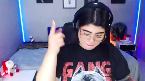 Snapshot of veronika_metalstar chatting on December 2024 01:49:02 PM Miss Veronika online show from December 2024 01:49:02 PM