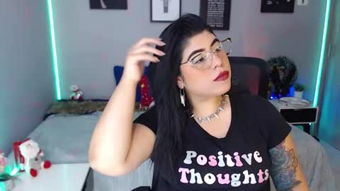 Snapshot of veronika_metalstar chatting on December 2024 11:51:02 PM Miss Veronika online show from December 2024 11:51:02 PM