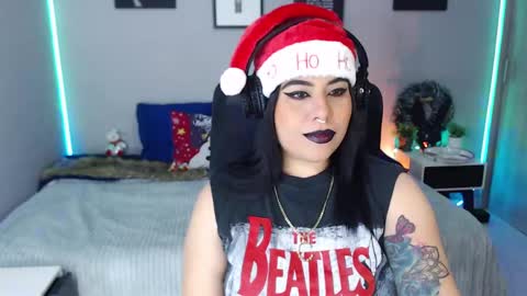 Snapshot of veronika_metalstar chatting on December 2024 04:09:01 AM Miss Veronika online show from December 2024 04:09:01 AM