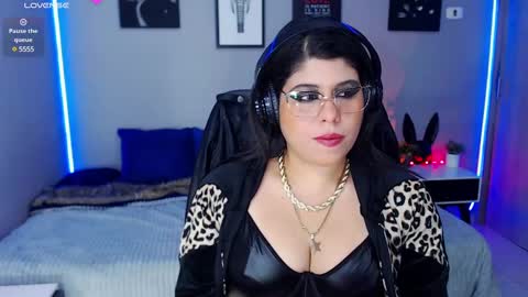 Snapshot of veronika_metalstar chatting on January 2025 02:44:01 PM Miss Veronika online show from January 2025 02:44:01 PM