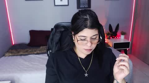 Snapshot of veronika_metalstar chatting on February 2025 07:02:01 PM Miss Veronika online show from February 2025 07:02:01 PM