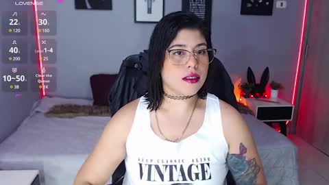 Snapshot of veronika_metalstar chatting on March 2025 06:44:01 PM Miss Veronika online show from March 2025 06:44:01 PM