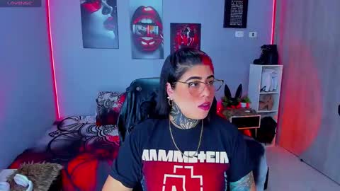 Snapshot of veronika_metalstar chatting on September 2025 06:07:01 PM Miss Veronika online show from September 2025 06:07:01 PM