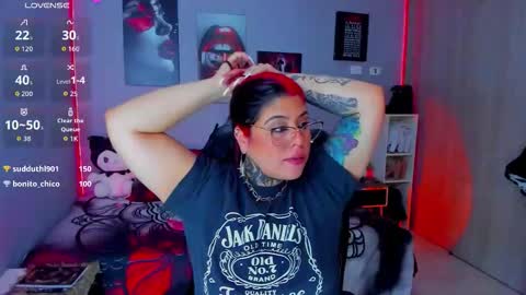 Snapshot of veronika_metalstar chatting on October 2025 09:27:02 PM Miss Veronika online show from October 2025 09:27:02 PM