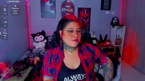 Snapshot of veronika_metalstar chatting on October 2025 06:29:02 PM Miss Veronika online show from October 2025 06:29:02 PM