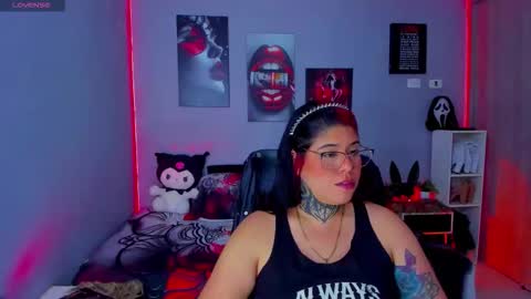 Snapshot of veronika_metalstar chatting on November 2025 07:58:02 PM Miss Veronika online show from November 2025 07:58:02 PM