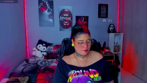 Snapshot of veronika_metalstar chatting on November 2025 08:36:02 AM Miss Veronika online show from November 2025 08:36:02 AM