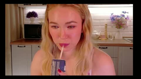 Snapshot of veronikamitchel chatting on November 2025 05:34:02 PM Veronika online show from November 2025 05:34:02 PM