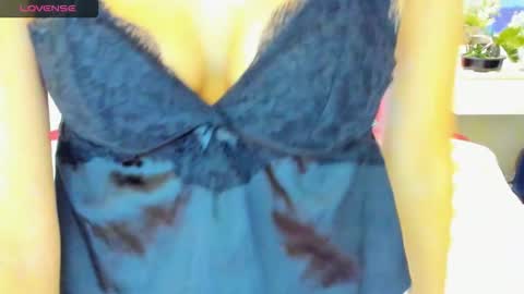 Snapshot of verrasweet4u chatting on February 2026 02:26:01 AM VerraSweet4u online show from February 2026 02:26:01 AM