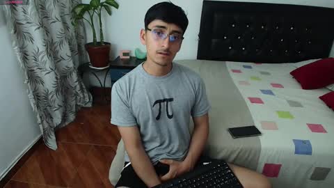 Snapshot of versatileguuy chatting on September 2025 02:02:01 AM versatileguuy online show from September 2025 02:02:01 AM