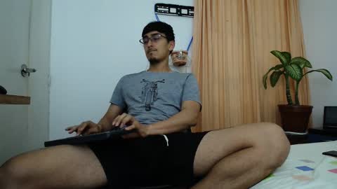 Snapshot of versatileguuy chatting on December 2025 02:29:02 AM versatileguuy online show from December 2025 02:29:02 AM