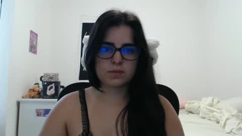 Snapshot of veruca99 chatting on November 2025 06:52:01 PM veruca99 online show from November 2025 06:52:01 PM