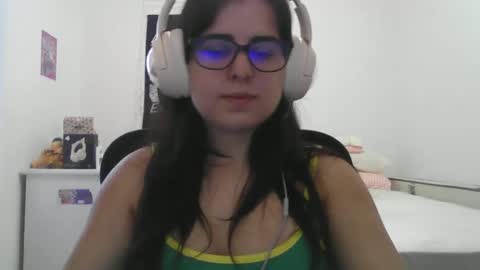 Snapshot of veruca99 chatting on December 2025 01:39:01 PM veruca99 online show from December 2025 01:39:01 PM