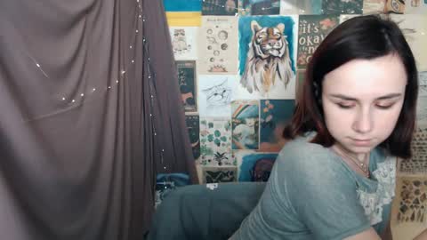 Snapshot of veryveryvery_shy chatting on February 2025 09:30:01 AM veryveryvery_shy online show from February 2025 09:30:01 AM