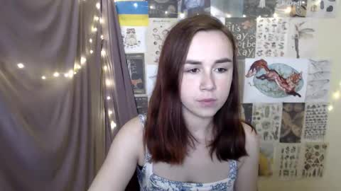 Snapshot of veryveryvery_shy chatting on November 2025 09:20:01 AM veryveryvery_shy online show from November 2025 09:20:01 AM