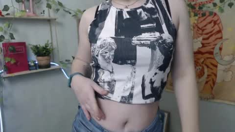 veryveryvery_shy online show from May 2026 05:45:01 AM