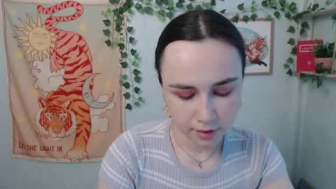 veryveryvery_shy online show from June 2026 05:46:02 AM