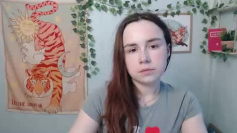 veryveryvery_shy online show from June 2026 05:43:02 AM