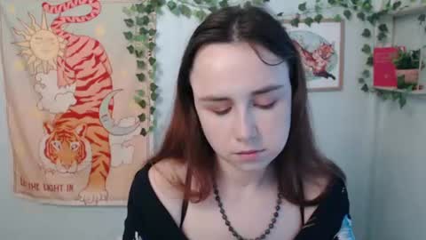 veryveryvery_shy online show from July 2026 05:45:02 AM