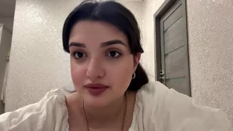 Izzabel online show from July 2026 04:25:02 PM