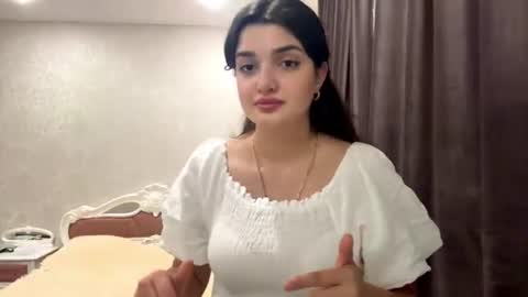 Izzabel online show from July 2026 04:39:33 PM
