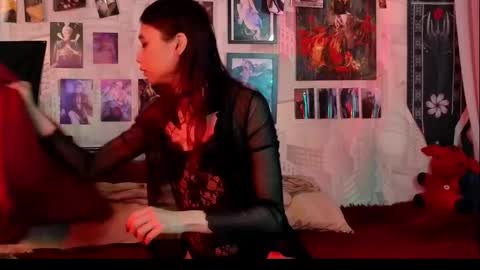 Emiel online show from November 2025 09:13:02 PM