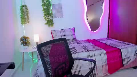 hi im vexa online show from June 2026 04:54:02 AM
