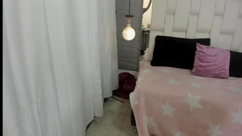 Vanesaa online show from May 2026 04:46:01 PM