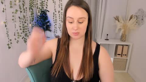 Snapshot of via_lattea_ chatting on December 2024 11:29:01 AM Camilla online show from December 2024 11:29:01 AM