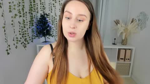 Snapshot of via_lattea_ chatting on December 2024 11:45:01 AM Camilla online show from December 2024 11:45:01 AM