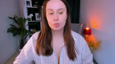 Camilla online show from April 2026 12:03:02 PM