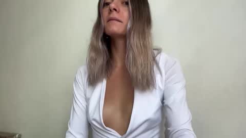 Snapshot of viajemos chatting on March 2026 05:19:02 PM papichulo y mamichula online show from March 2026 05:19:02 PM