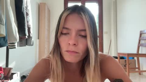 Snapshot of viajemos chatting on May 2026 05:09:01 PM papichulo y mamichula online show from May 2026 05:09:01 PM