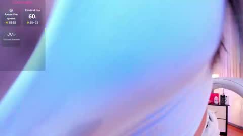 Snapshot of viannca__ chatting on September 2025 10:47:01 PM Ariana online show from September 2025 10:47:01 PM