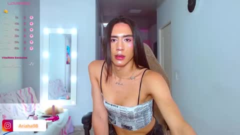 Snapshot of viannca__ chatting on November 2025 08:07:01 PM Ariana online show from November 2025 08:07:01 PM