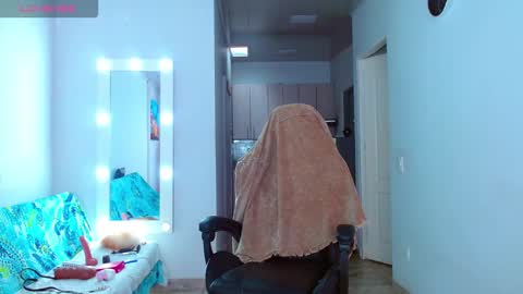 Snapshot of viannca__ chatting on November 2025 06:31:02 PM Ariana online show from November 2025 06:31:02 PM