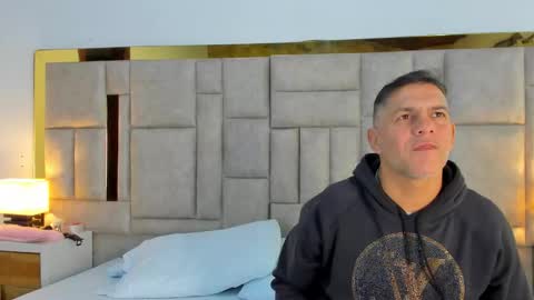 Snapshot of vicesweet chatting on February 2026 04:06:02 AM antonia y andrew online show from February 2026 04:06:02 AM