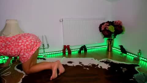 ViciousQueenu can call me Laura online show from July 2026 06:43:02 PM