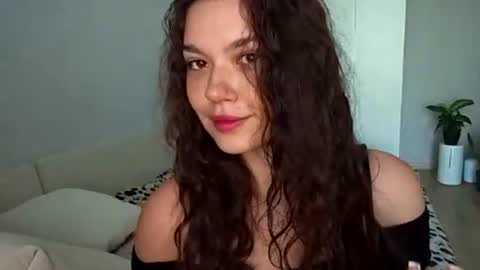 Lina online show from July 2026 05:13:01 AM
