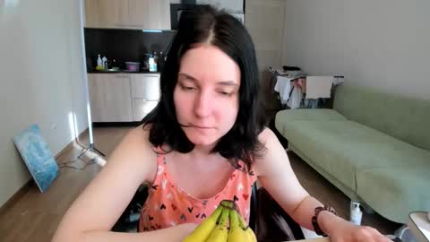 Snapshot of vickie_winters chatting on October 2025 11:13:02 AM Victoria online show from October 2025 11:13:02 AM