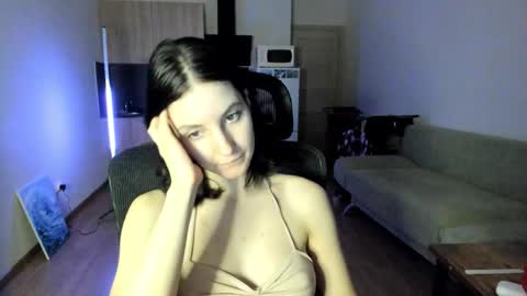 Snapshot of vickie_winters chatting on November 2025 03:23:02 PM Victoria online show from November 2025 03:23:02 PM