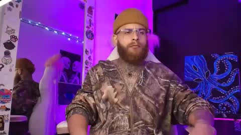 Snapshot of vickingcock7 chatting on December 2025 05:02:01 AM vickingcock7 online show from December 2025 05:02:01 AM