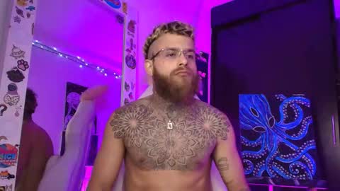 Snapshot of vickingcock7 chatting on December 2025 05:48:02 AM vickingcock7 online show from December 2025 05:48:02 AM