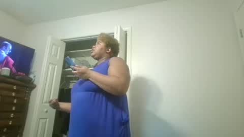 vickiryder56 online show from November 2025 05:00:02 PM