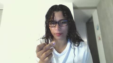 Vicky  online show from April 2026 01:42:02 AM